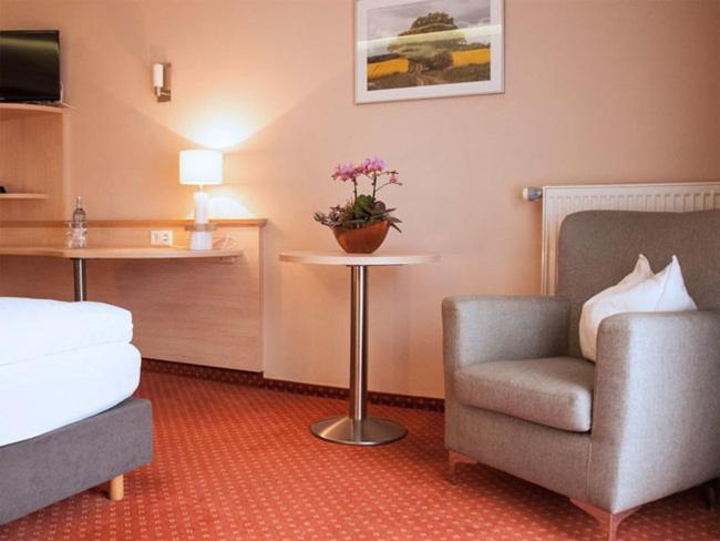 Mueritz-Strandhotel Röbel Extérieur photo
