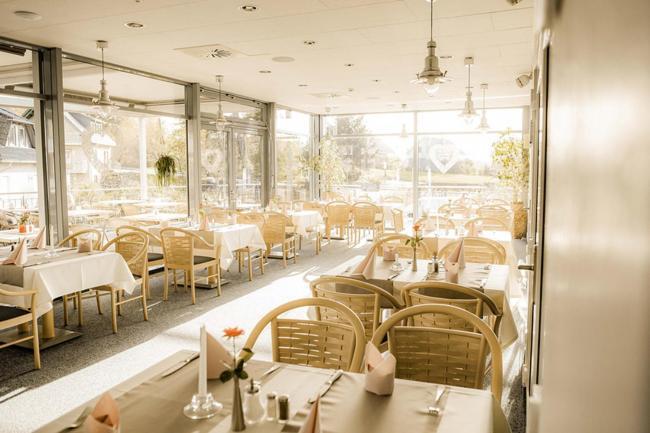 Mueritz-Strandhotel Röbel Extérieur photo